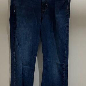 WRANGLER DISTRESSED BLUE DENIM SLIM STRAIGHT JEAN (SIZE 10)